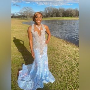 Selling my custom made prom dress. Im 5’7 wear m/l, 7/9 in jeans worn this year.